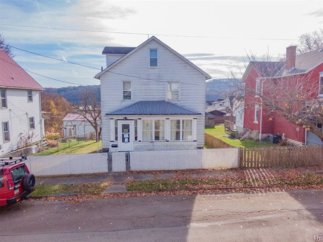 214  Floral Ave , Leechburg, PA 15656 