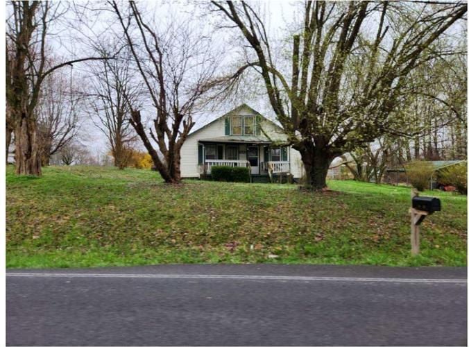 1048 MAIN ST  , Russell Springs, KY 42642 