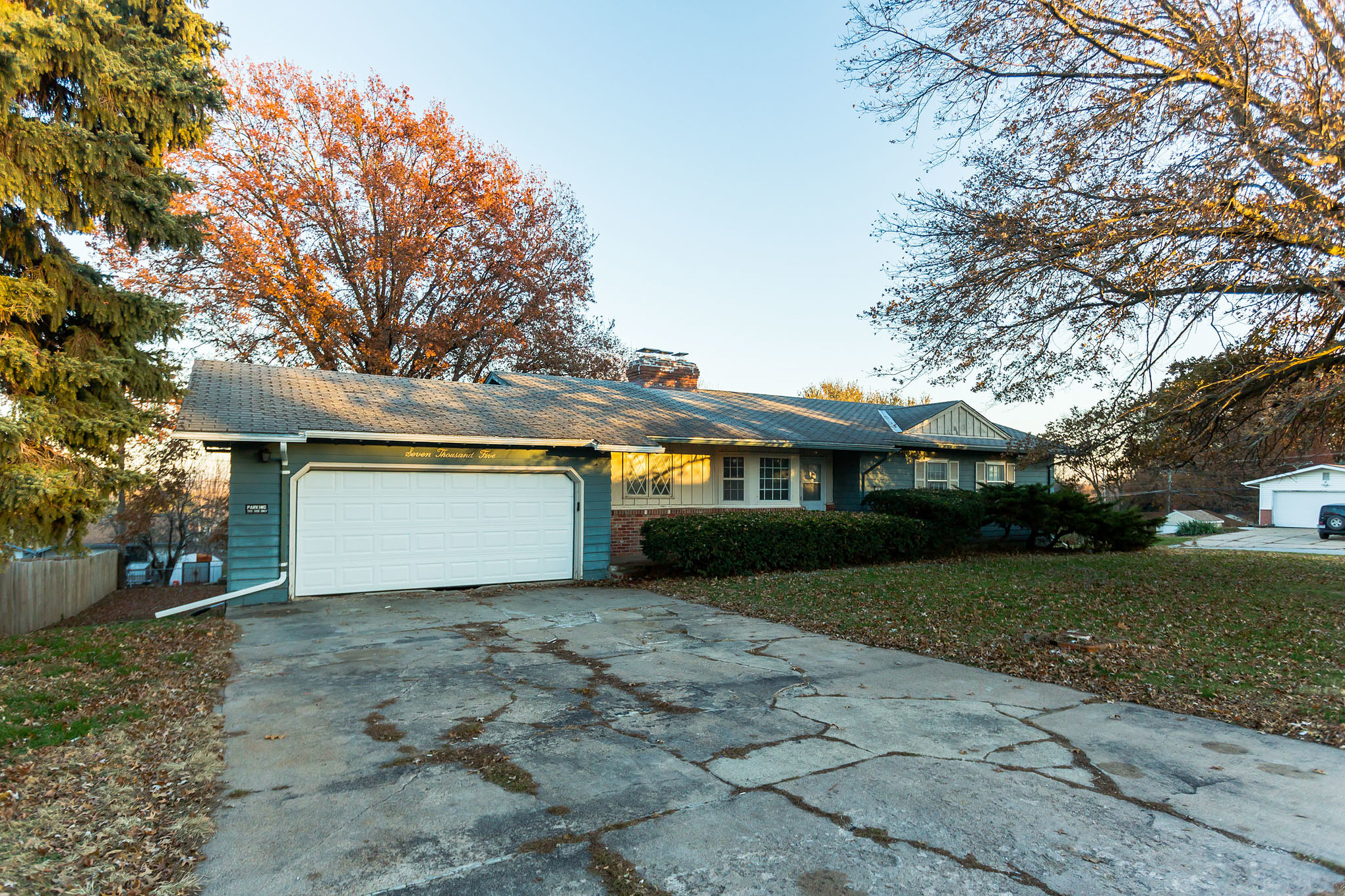 52nd St, Omaha, NE 68152