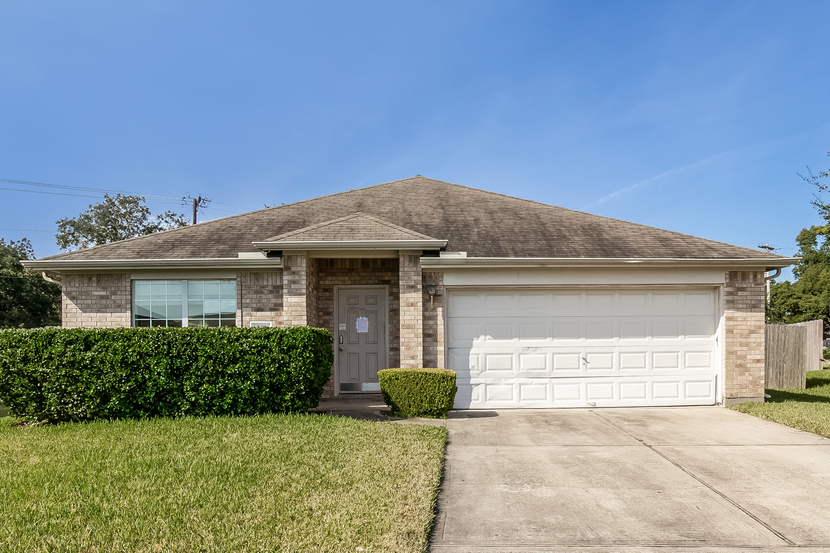 Heritage Oaks Dr, Texas City, TX 77591