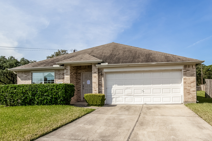 Heritage Oaks Dr, Texas City, TX 77591 #1
