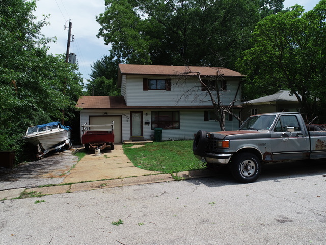 Dorwood Dr, Saint Louis, MO 63136
