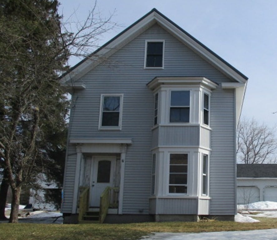 Bullen St, Bradley, ME 04411