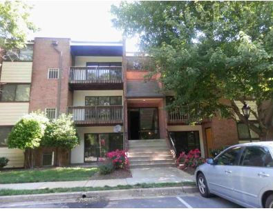 10724 W DR 202 , Fairfax, VA 22030 
