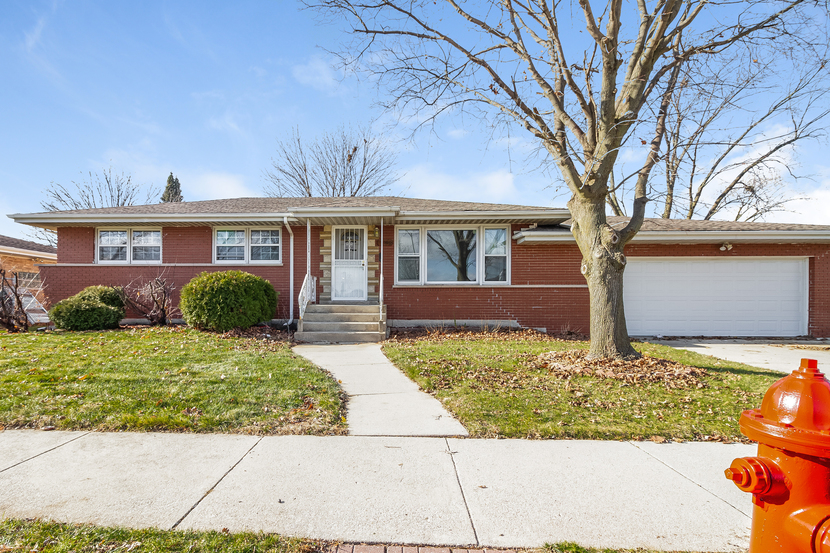 Louis Ave, South Holland, IL 60473