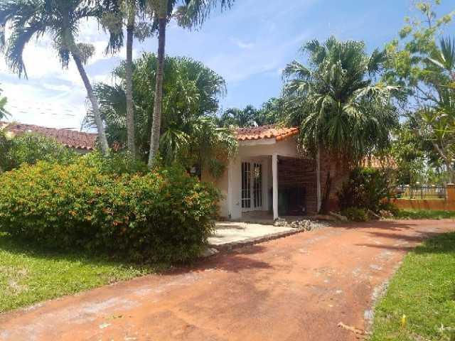 124th Ct, Miami, FL 33175