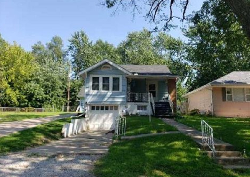 Chaumiere Rd, Kansas City, MO 64117