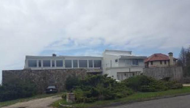 Heron Dr, Hewlett, NY 11557