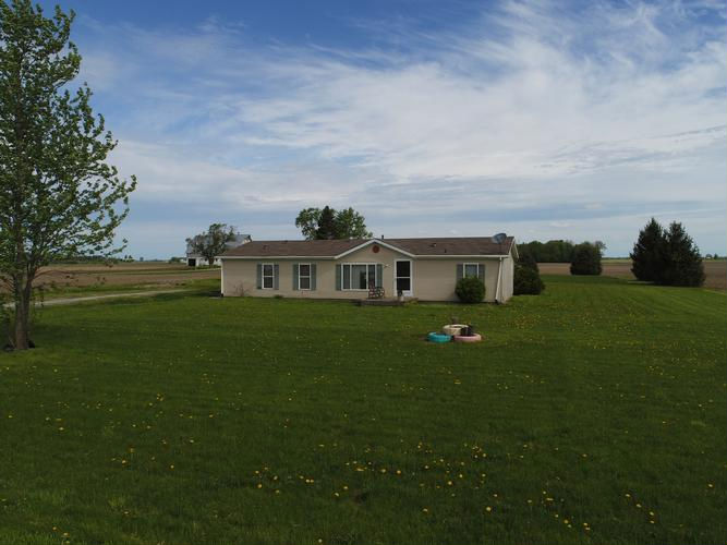 3662 E 1220 S  , Amboy, IN 46911 