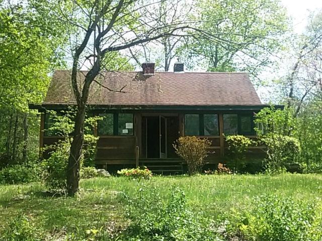 Oxbow Rd, Charlton, MA 01507