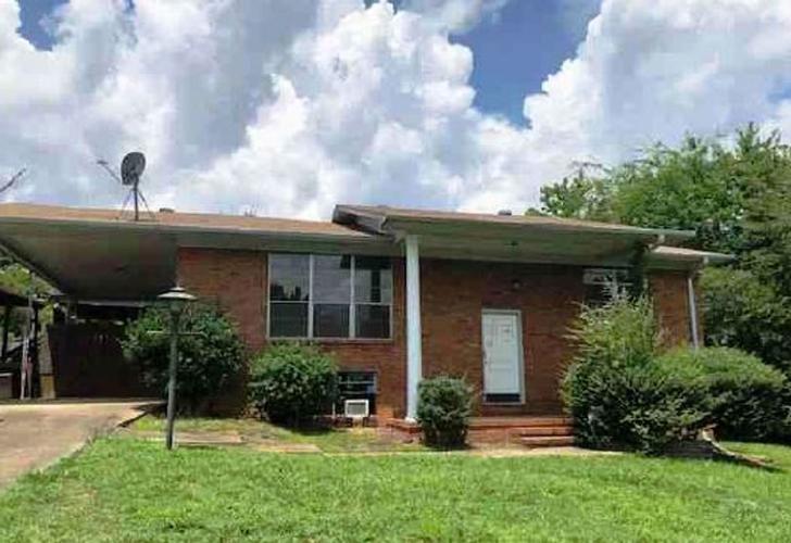 2nd St, Center Point, AL 35215