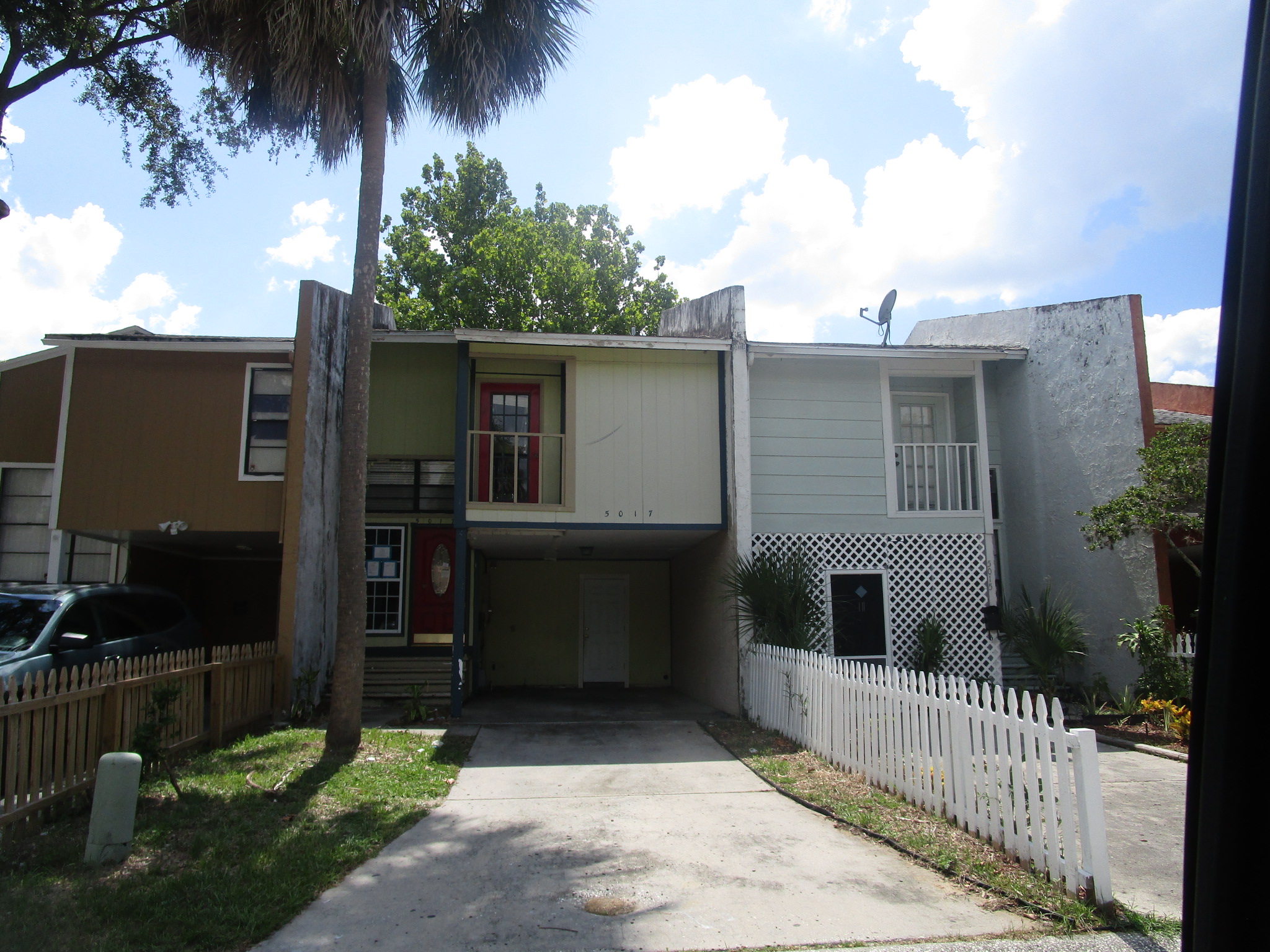 Terrace Village Ln, Tampa, FL 33617