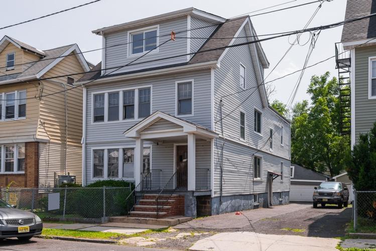 Ellis Ave, Irvington, NJ 07111