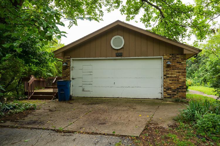 Gamble Dr, Lisle, IL 60532