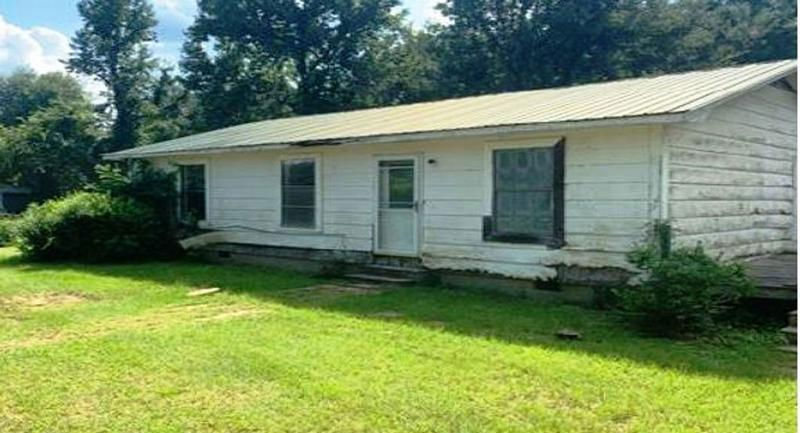34 Brewer Dr  , Forest, MS 39074 