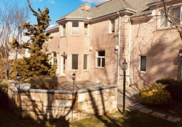 Potters Ln, New Rochelle, NY 10805