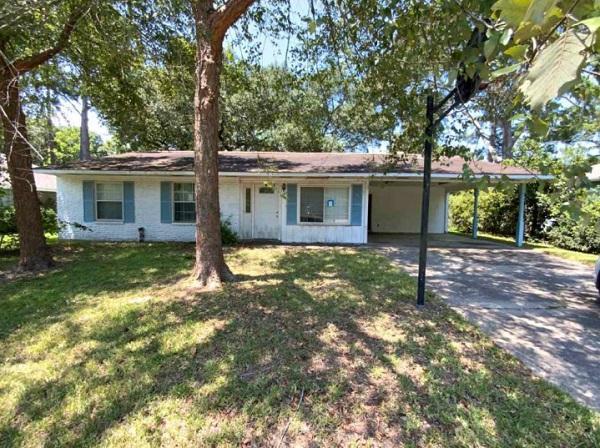 Fleet Dr, Baton Rouge, LA 70809