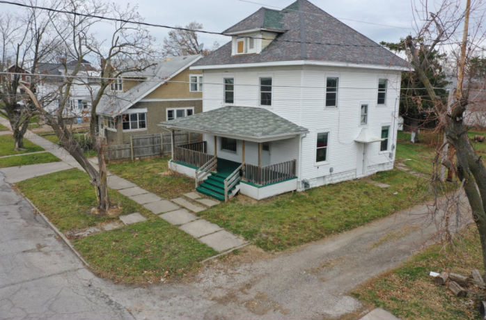6 E WEBSTER ST  , Marshalltown, IA 50158 