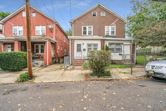 22 Hollywood Avenue  , Trenton, NJ 08609 
