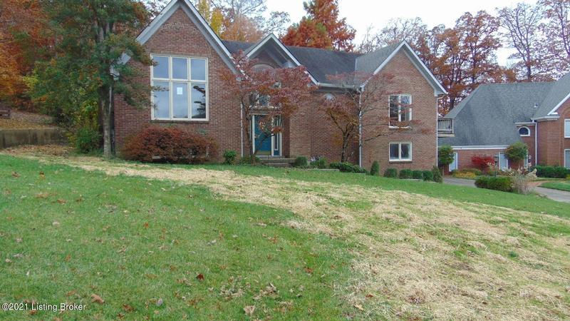 6816 STONE HILL RD  , Louisville, KY 40214 