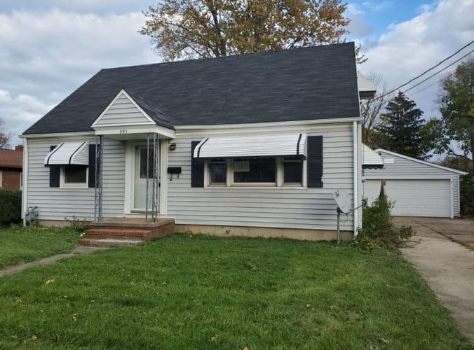 Douglas St, Vermilion, OH 44089