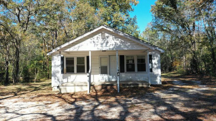 1845 SAINT MATTHEWS RD  , Swansea, SC 29160 