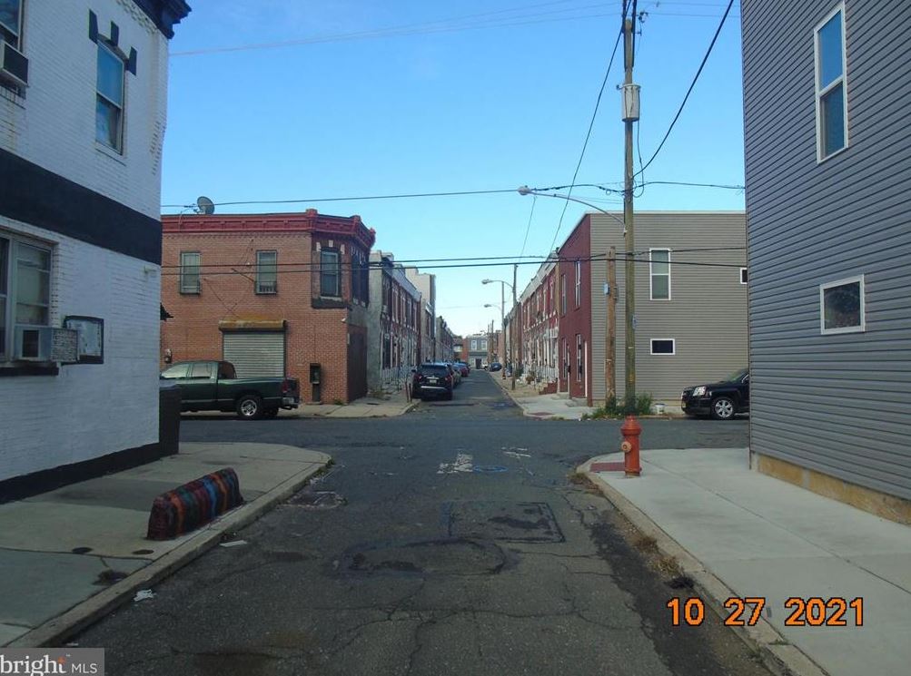 Earp St, Philadelphia, PA 19146 #1