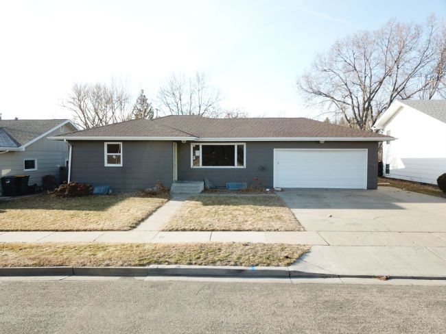 1924 N 2ND ST  , Bismarck, ND 58501 