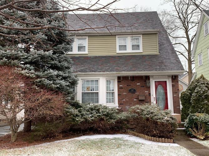 Campbell Ave, Williston Park, NY 11596