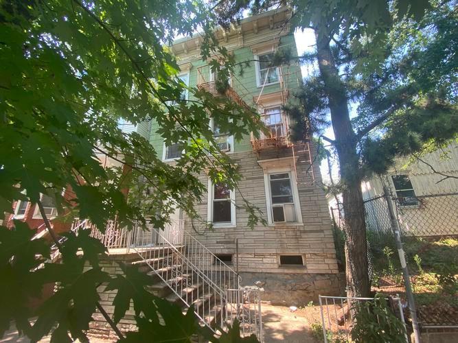 61st St, Woodside, NY 11377