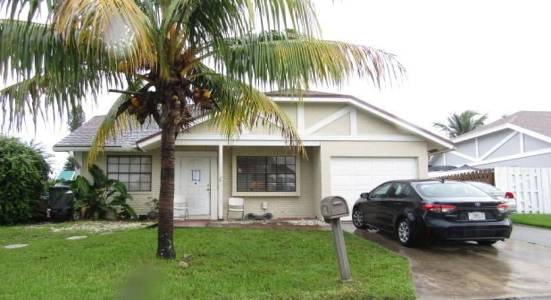Country Club Ter, Boca Raton, FL 33428