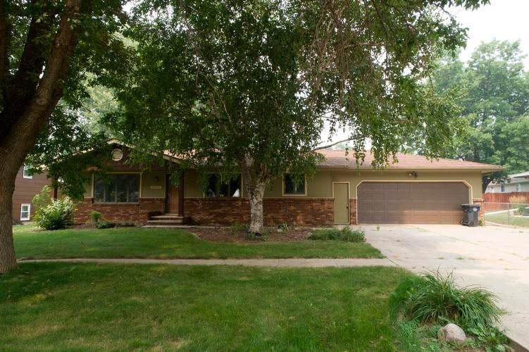 Fell St, Larchwood, IA 51241