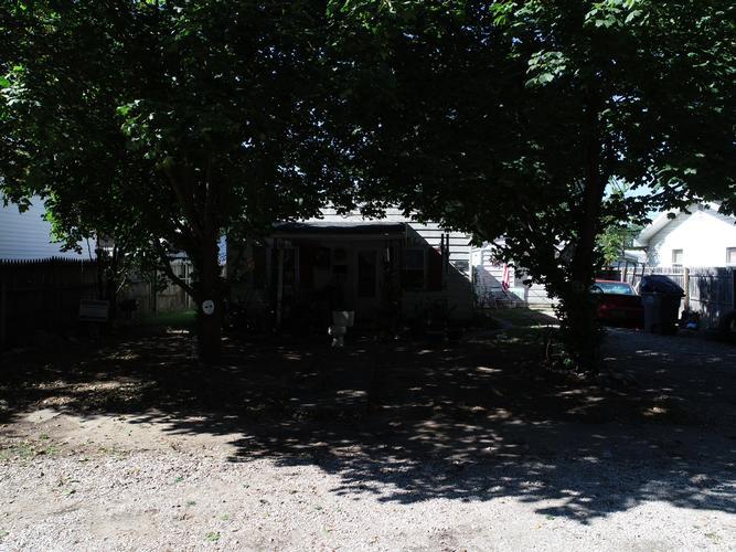 Parkinson St, Vincennes, IN 47591