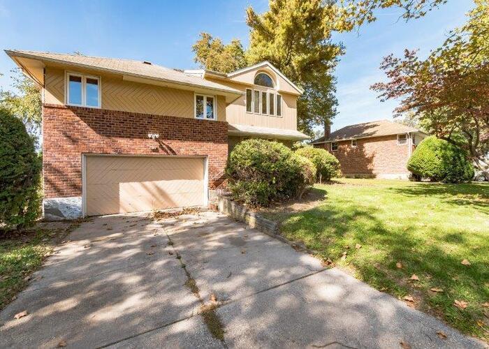 Sharon Ln, Westbury, NY 11590 #1