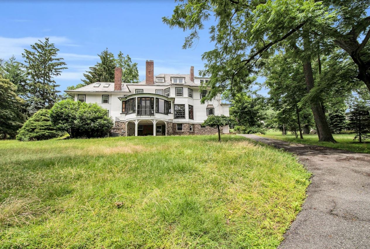 Up Mountain Ave, Montclair, NJ 07043