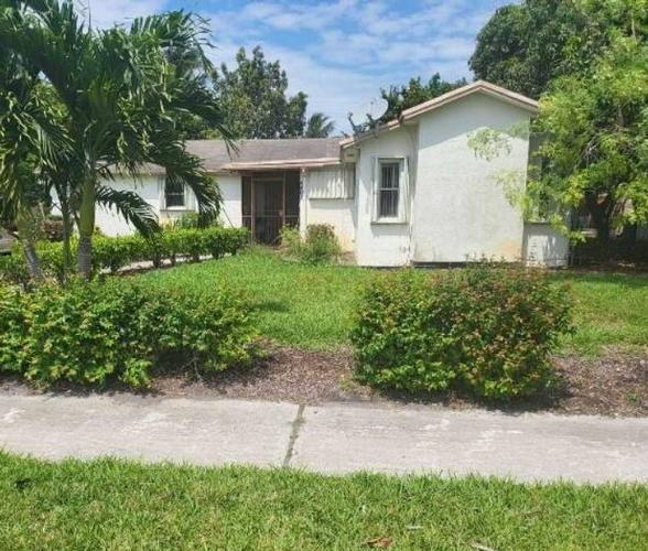 36th Ct, Lauderdale Lakes, FL 33319