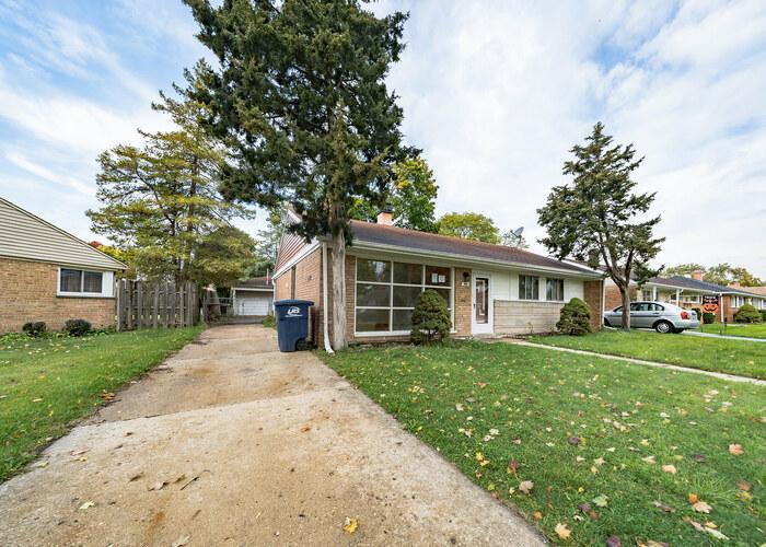 Villa Dr, Des Plaines, IL 60016 #1