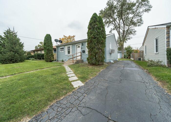 Lorraine Pl, Waukegan, IL 60085 #1