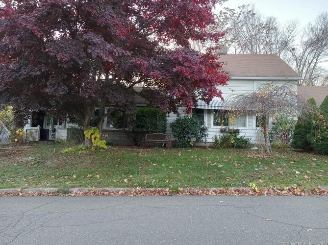 Mohawk Ave, Derby, CT 06418