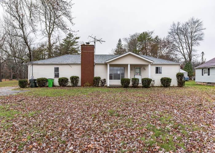 Cleveland Ave, Mogadore, OH 44260