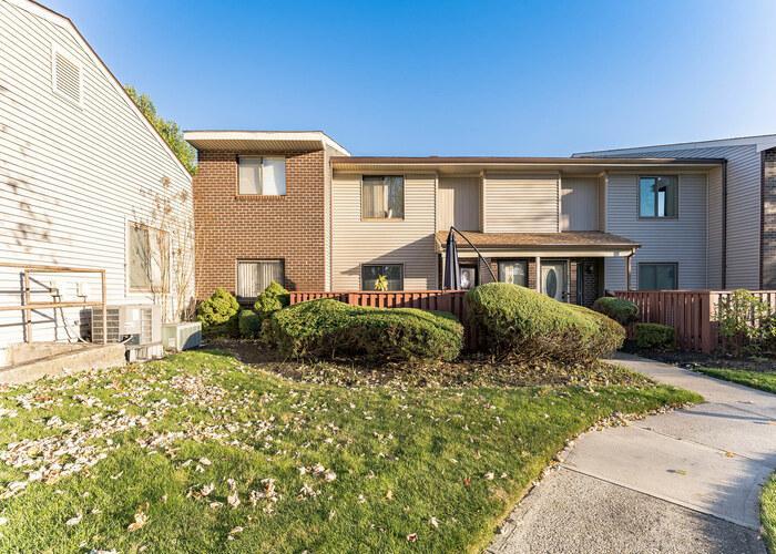 Skyline Dr, Coram, NY 11727 #1