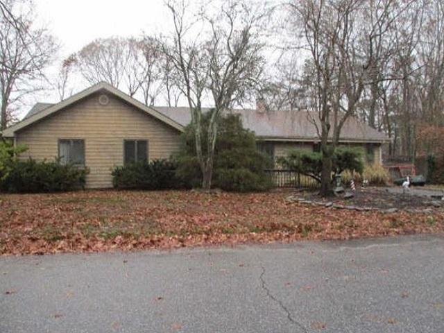 Hanover Pl, Medford, NY 11763