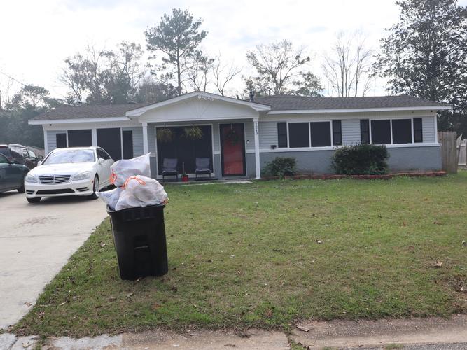 Peachtree Ln, Mobile, AL 36618