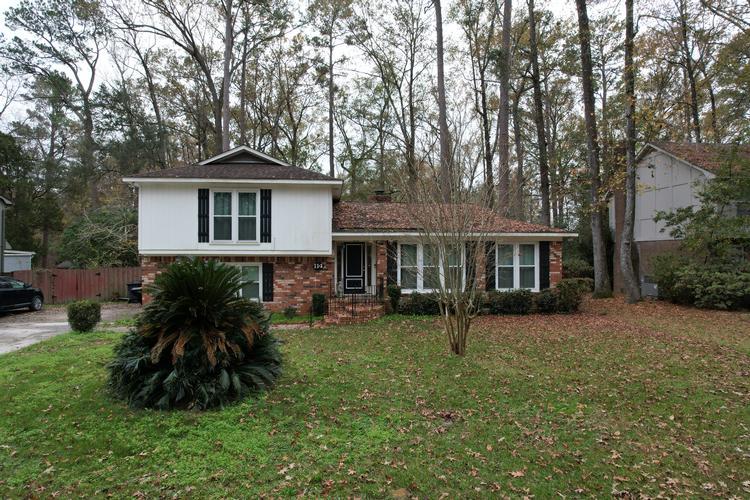 Stratford Dr, Summerville, SC 29485