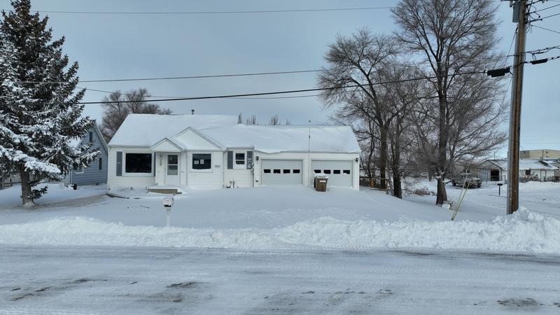 9th Ave, Minot, ND 58701