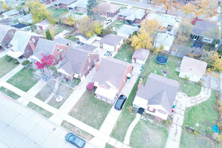 Redmond Ave, Eastpointe, MI 48021 #1