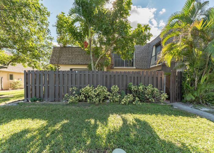 Waterview Cir, Palm Springs, FL 33461