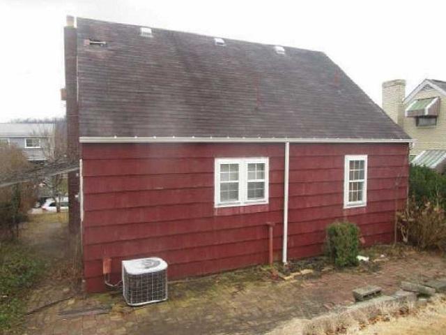 Rosslyn Ave, Springdale, PA 15144 #1