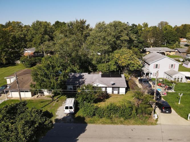 6th St, Anderson, IN 46012