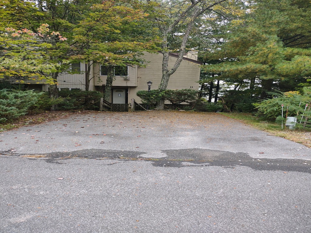 Lakeview Ct, Rock Hill, NY 12775